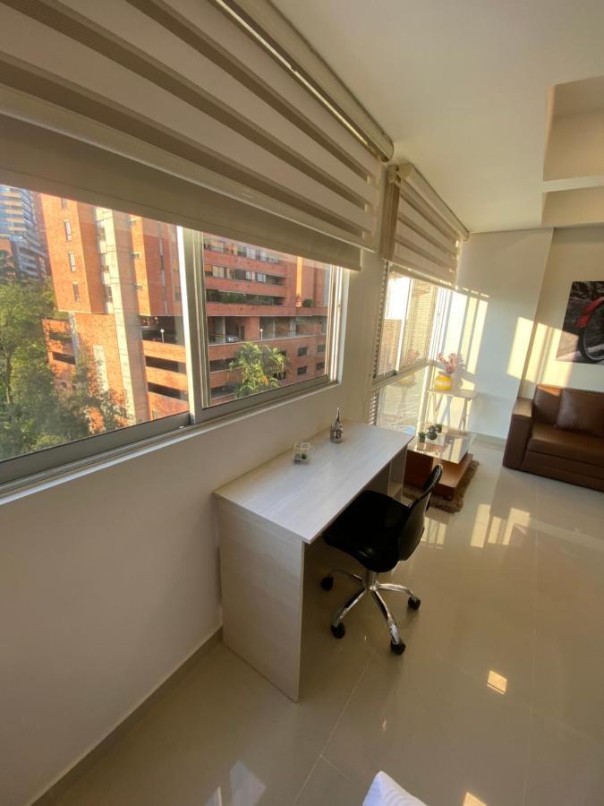 Apartasuite Moderna - En El Corazon Del Poblado Medellin Exterior photo